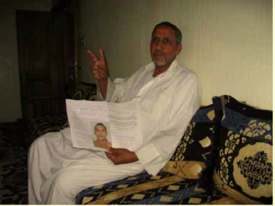 El padre de Mohamed Dihani en su casa de El Aaiún en una foto de uis Mangrané, abogado del Observatorio aragonés para el Sahara Occidental que lo entrevistó en septiembre.