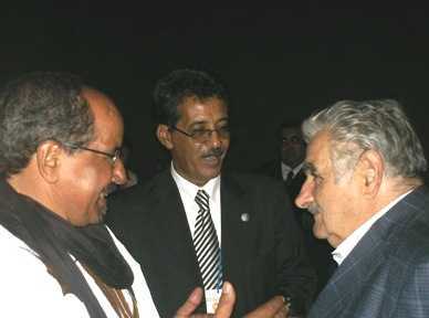 El presidente Mohamed Abdelaziz con el recien elegido Jos Mjica