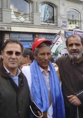 Francisco Javier Alonso (izquierda), con dos líderes del Polisario. Foto:Francisco Javier Alonso
