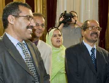 El presidente Abdelaziz con una delegacin saharaui