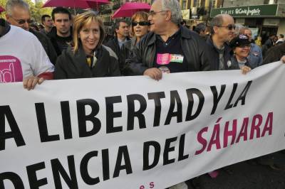  Rosa Díez con  la plana mayor de UPyD en la gran  manifestación anual por el Sáhara Español en 2008. Foto de Ricardo Aznar.