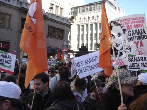 Manifestación en Madrid por la vuelta de Aminetu Haidar y por la solución del conflicto del Sahara - Rey amigo de dictador