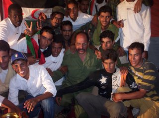 Mohamed Abdelaziz, con el equipo ganador 